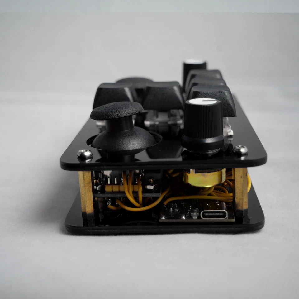 madMidi Acrylic Wireless Midi Controller - Image 4 of 4