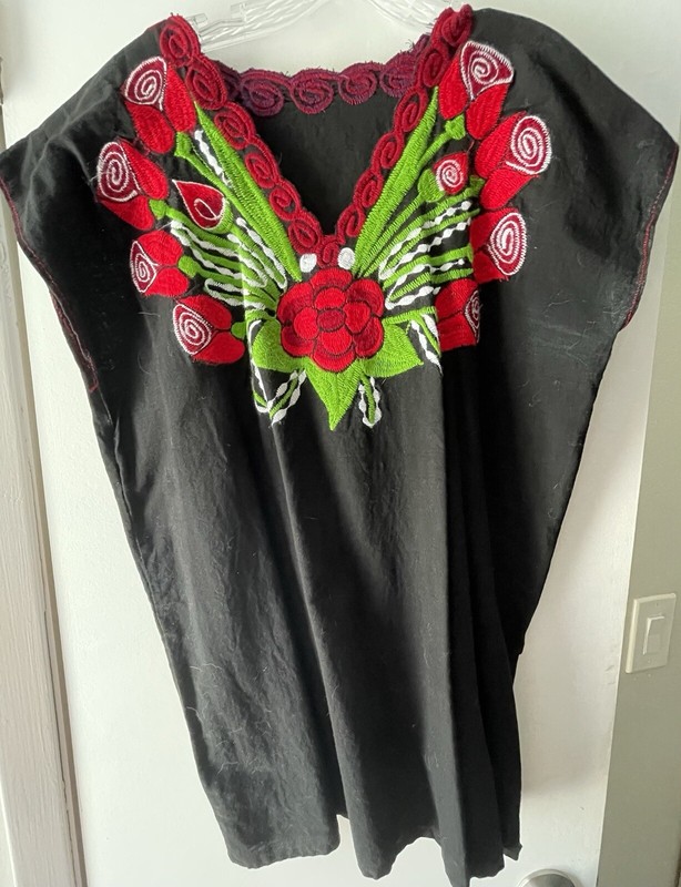 MERIDA MEXICAN HAND EMBROIDERED BLACK V-NECK SLEEVELESS TUNIC TOP SZ M/L NO TAGS