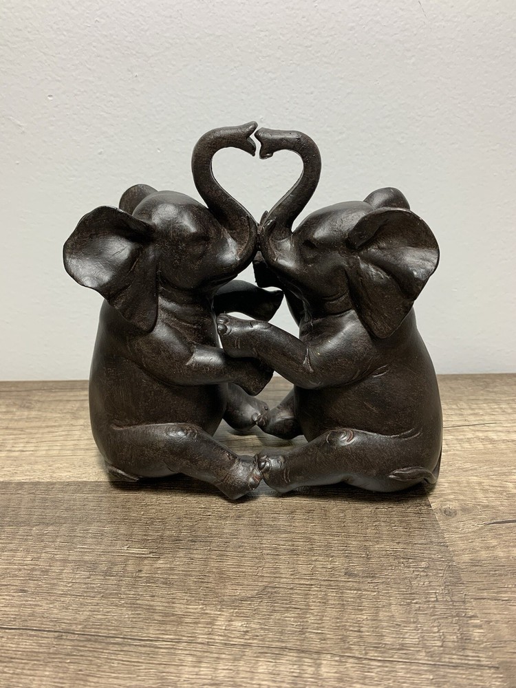 Elephants Love Figurine Heart Shaped Trunks Black Disinfected