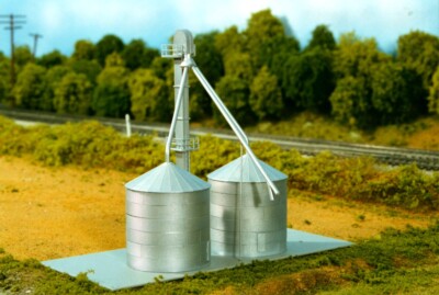 Rix Products ~ N Scale ~  Guthrie Grain ~ 628-0707