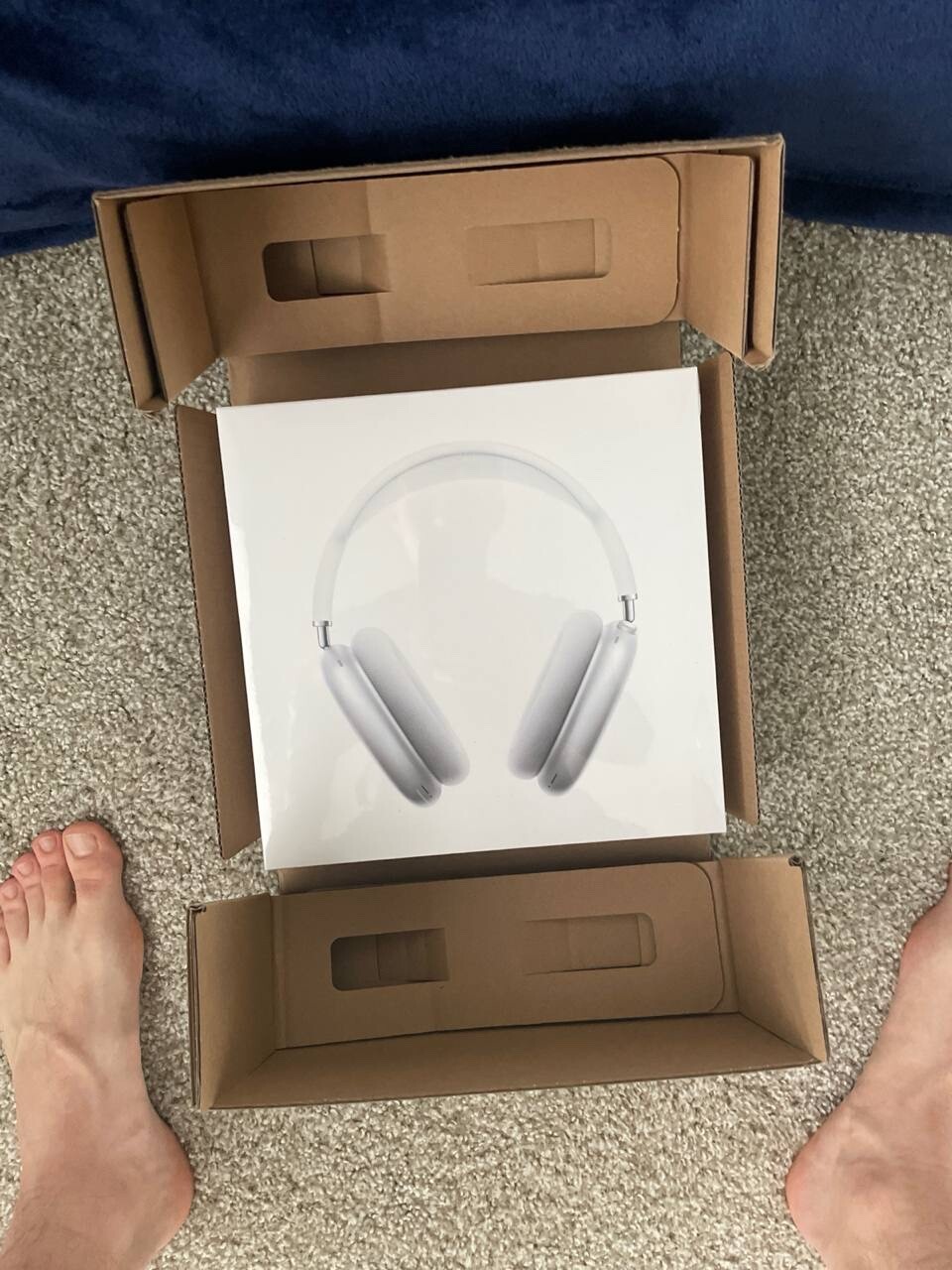 airpods max silver new/box has been opened,condition absolutely new-image