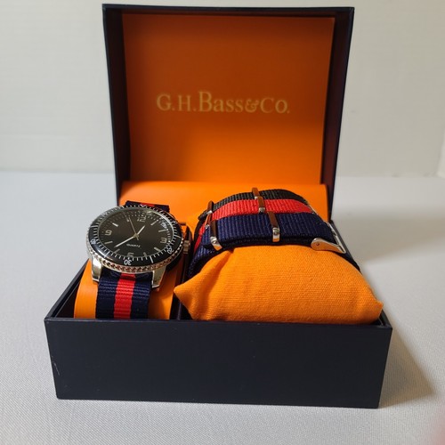 G.H. Bass & Co. Quartz Watch With 4 Nylon Bands NIB - Picture 2 of 4
