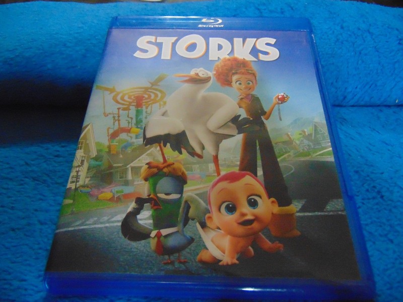 STORKS BLU-RAY & DVD DISC.