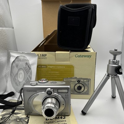 Gateway DC-M42 4.0mp Digital Camera W/ Lens Cover Tested 