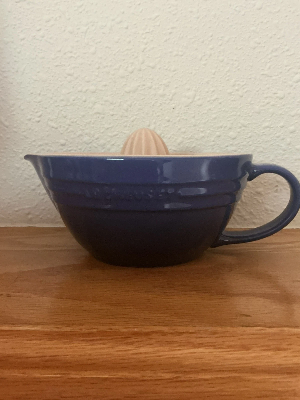 LE CREUSET Citrus Juicer Royal Blue Citrus Squeezer