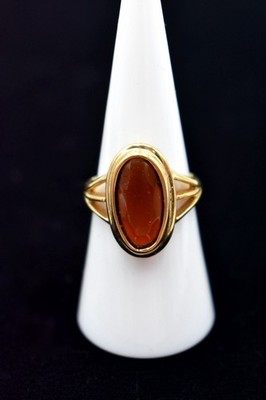 Avon 1980s Retro Amberglow Ring Oval Glass Stone in Gold Tone Ring Size 7
