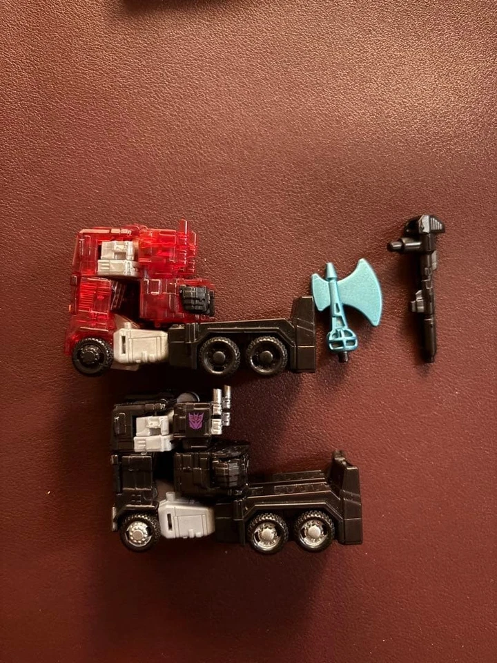 Transformers TLNemesi Prime Legacy Core Class - Image 3 of 4