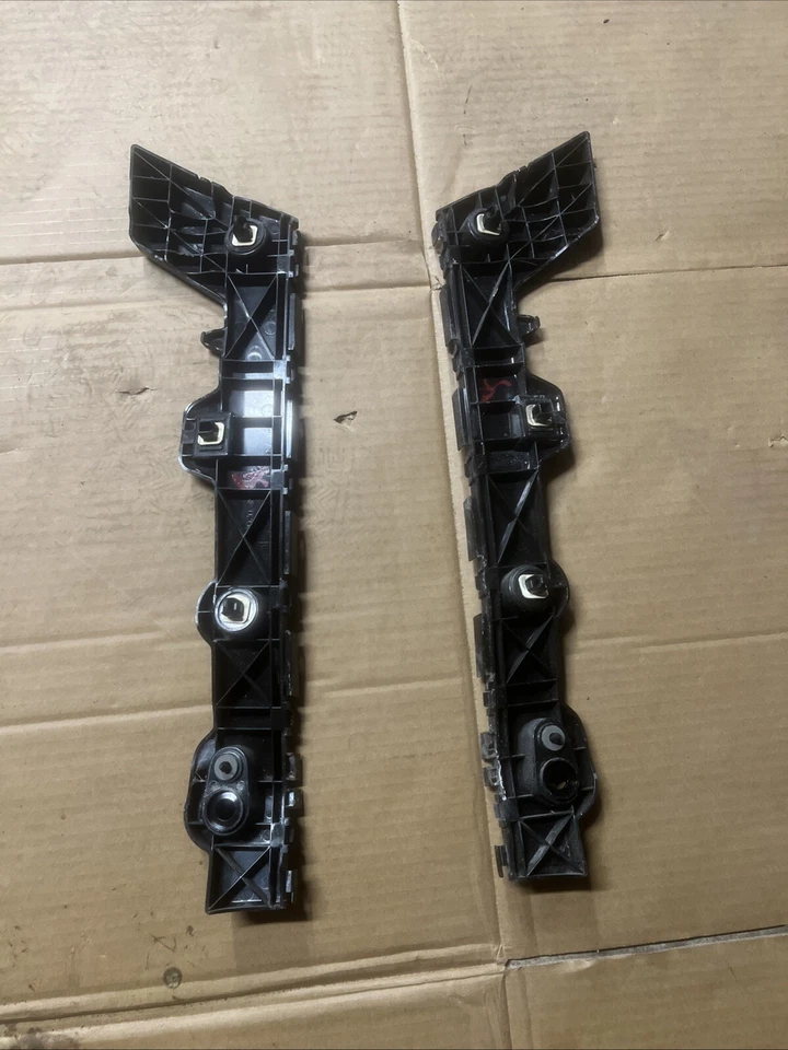 Parachoques trasero Mazda CX-9 2019 soporte de montaje de retención lateral izquierdo/derecho OEM Foto 2 de 4