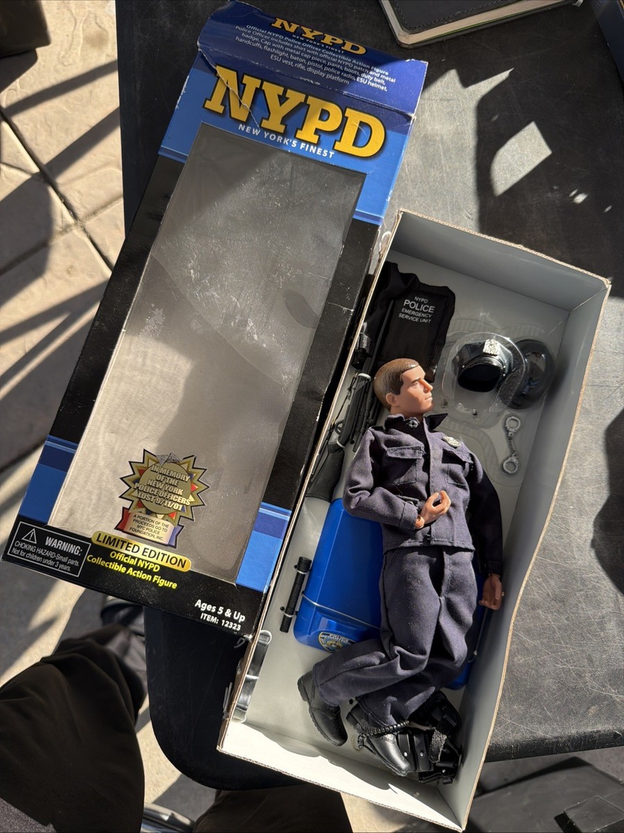 NYPD リアルヒーローズ トリビュートニューヨーク最高級コレクターズアクション NYPD Real Heroes 9/11 Tribute New York's Finest Collectible Action