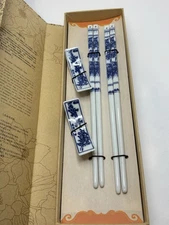 Chinese Traditional Blue And White Porcelain Chopsticks With Rests 2 Pair Set