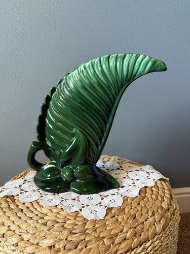 Royal Haeger R138 Green Fern Leaf Vase Art Deco Mid Century USA Pottery