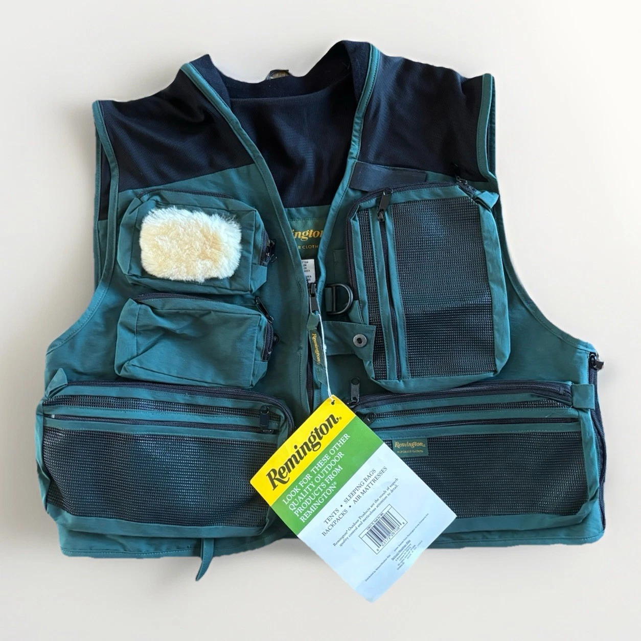 Vintage Remington Vest New Medium/Large Fly Fishing Outdoor Pocket Zip 1996
Opens in a new window or