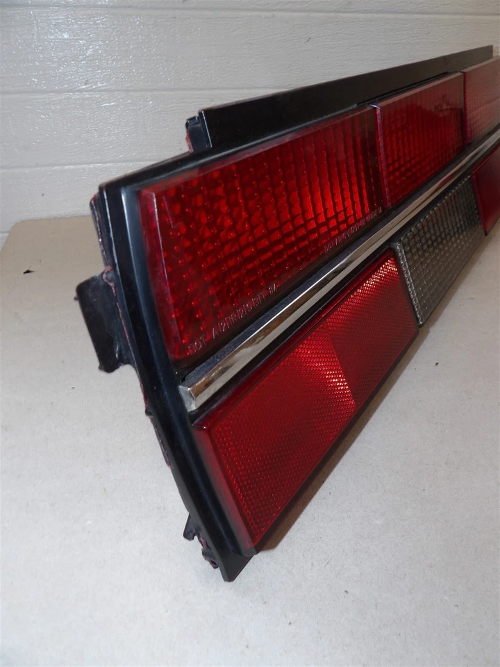 LH DRIVER TAILLIGHT TAIL LAMP ASSEMBLY CHEVY CELEBRITY 84-85 SEDAN chrome trim - Image 3 of 4