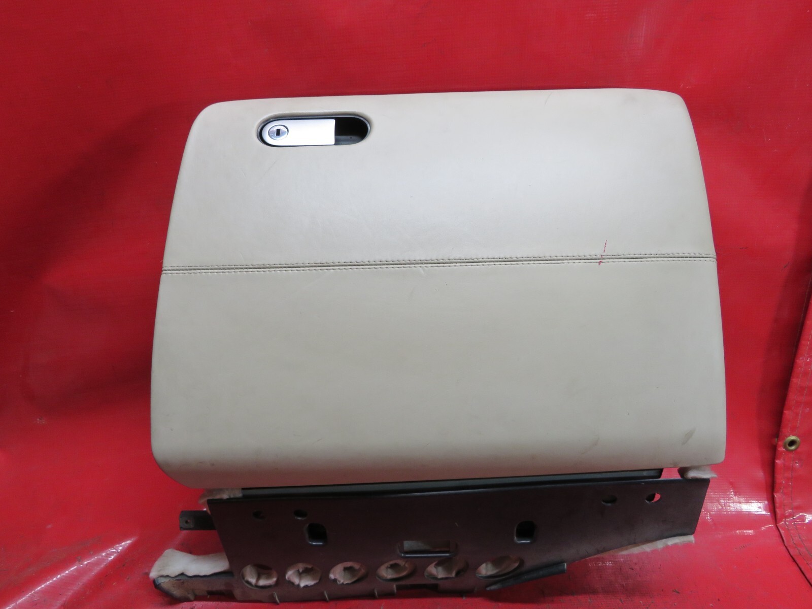 2006 BENTLEY FLYING SPUR FRONT GLOVE BOX