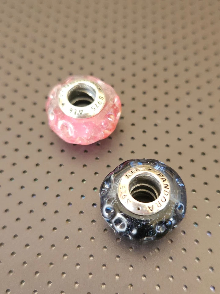 Juego de 2 nuevos dijes Pandora ondulados de lujo rosa, ondulado azul oscuro océano cristal de Murano Foto 4 de 4