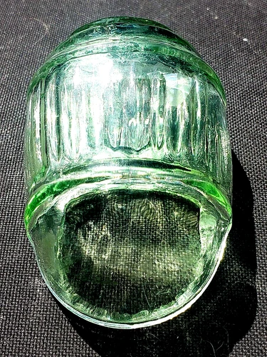 Green Bird feeder / Waterer 3" Tall x 2¼" Wide