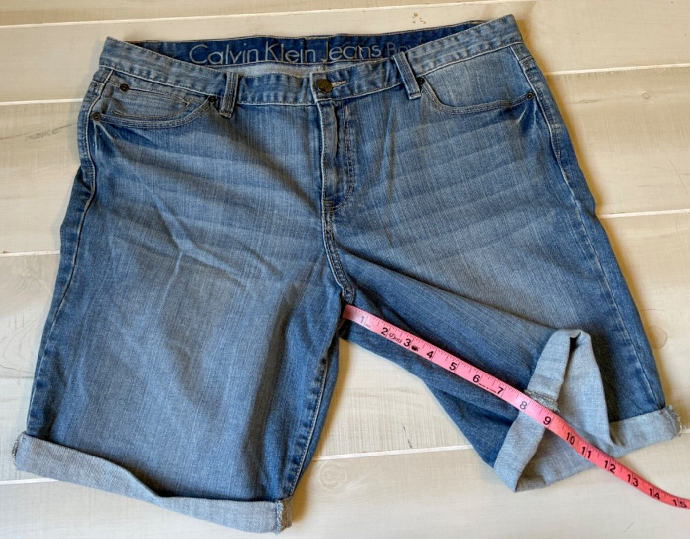 Calvin Klein cuffed denim jean shorts sz 33/16 women’s 9”ins thumbnail 3