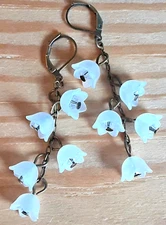 WHITE FLOWER Clear Crystal ACRYLIC earring BRONZE LEVER BACK WXP18