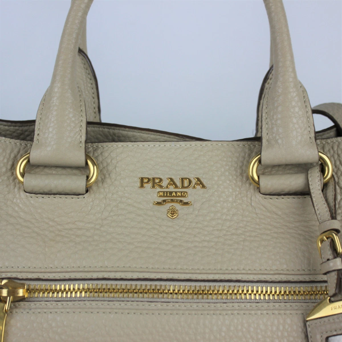 Prada daino medium leather tote best sale bag