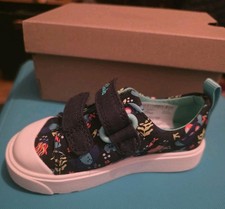 Clarks City Bright T Toddler Canvas Shoe Trainers Navy Size 4 G NEW 