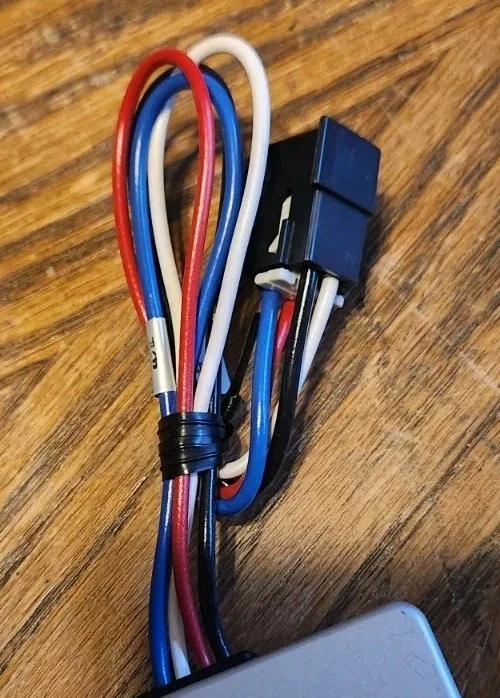 Curt Assure Trailer Brake Controller With Dynamic Screen - Image 4 of 4