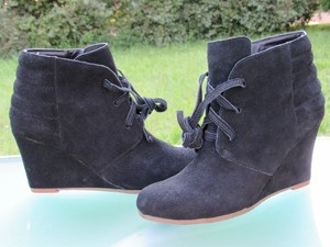dv wedge booties
