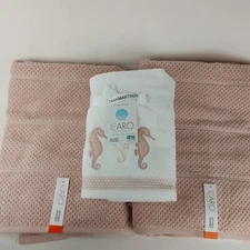 4 Set Caro Home Coastal Bathroom (2) Seahorse Hand & (2) Solid Bath Towels Pink