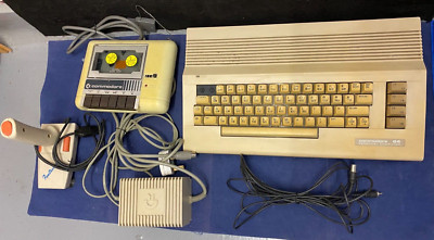 Commodore 64 Computer Konsole komplett & funktionsfähig aber TLC benötigt