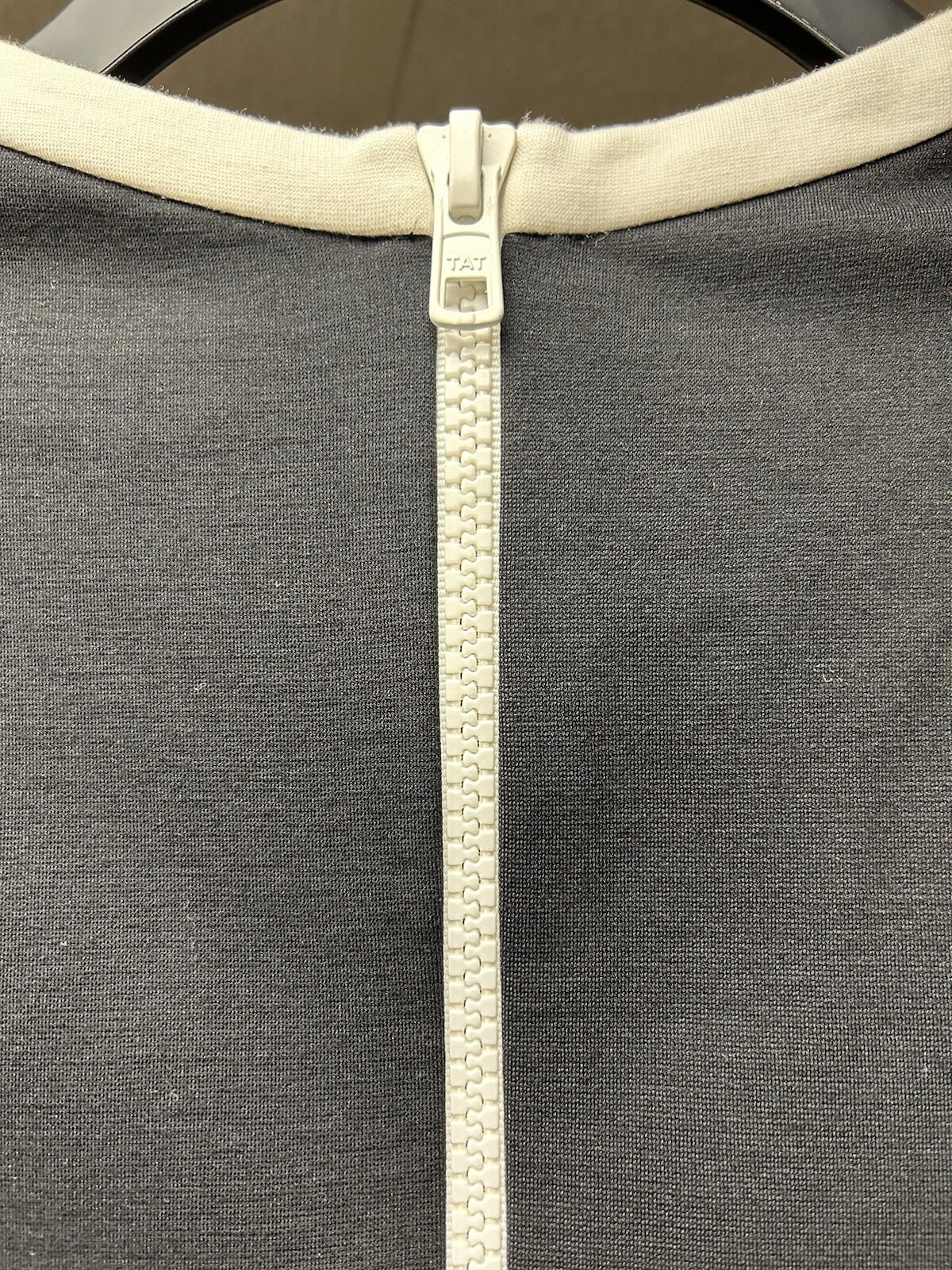 Abito in maglia Kate Spade nero con bordo panna taglia 6 cerniera tasche us intime ottimeioni