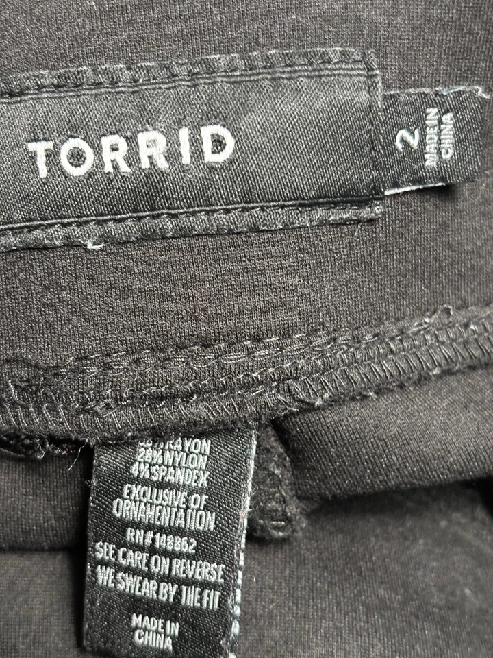 Torrid Leggings Black Luxe Ponte Lace Inset Pull On High Rise Womens Size 2 (2X) - Image 3 of 4