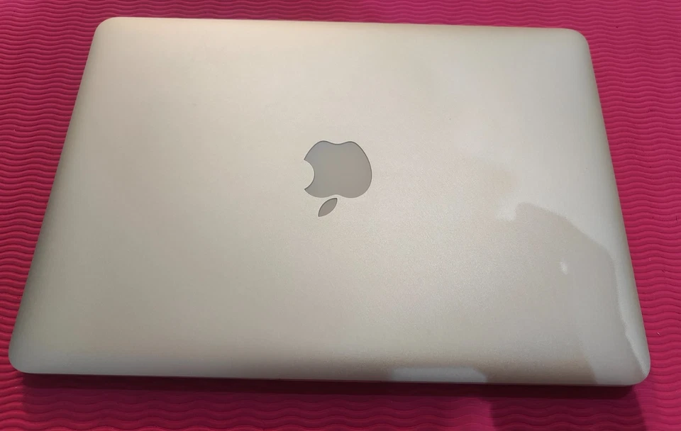 Apple MacBook Pro 13" 2015 · i7 · 16GB · 512GB, photo 3 of 5