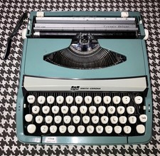Smith Corona Vintage Portable Turquoise Corsair Deluxe Typewriter England Tested thumbnail
