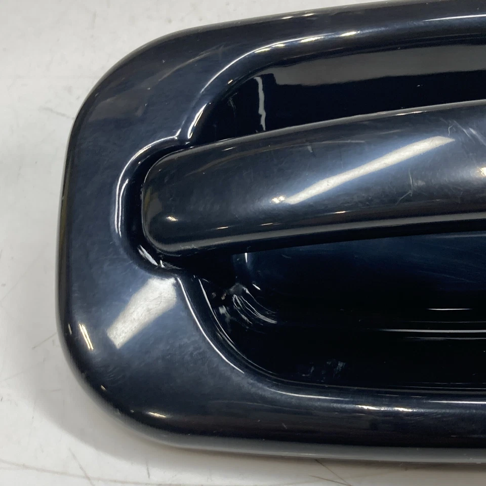 02-06 Chevy Suburban Tahoe Silverado Yukon Front Left Door Handle - Image 2 of 4