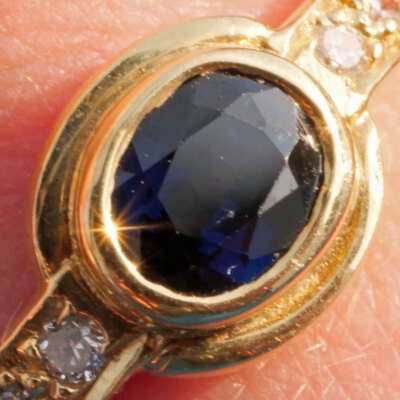 Sapphire brilliant ring 750 yellow gold new and unworn solid 0.50 ct royal blue 