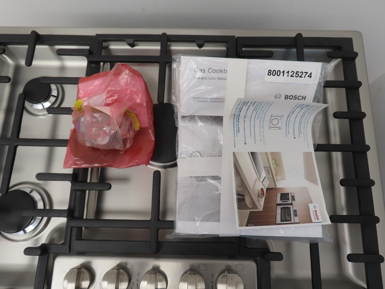 Bosch 800 Series 30" 5 Sealed Burners Gas Cooktop NGM8056UC Full