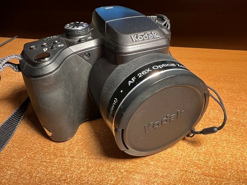 Kodak EasyShare Z981 14.0MP Digital Camera + SD Card (1080) - Picture 2 of 10