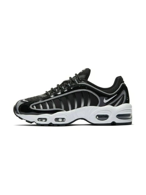 black air max tailwind