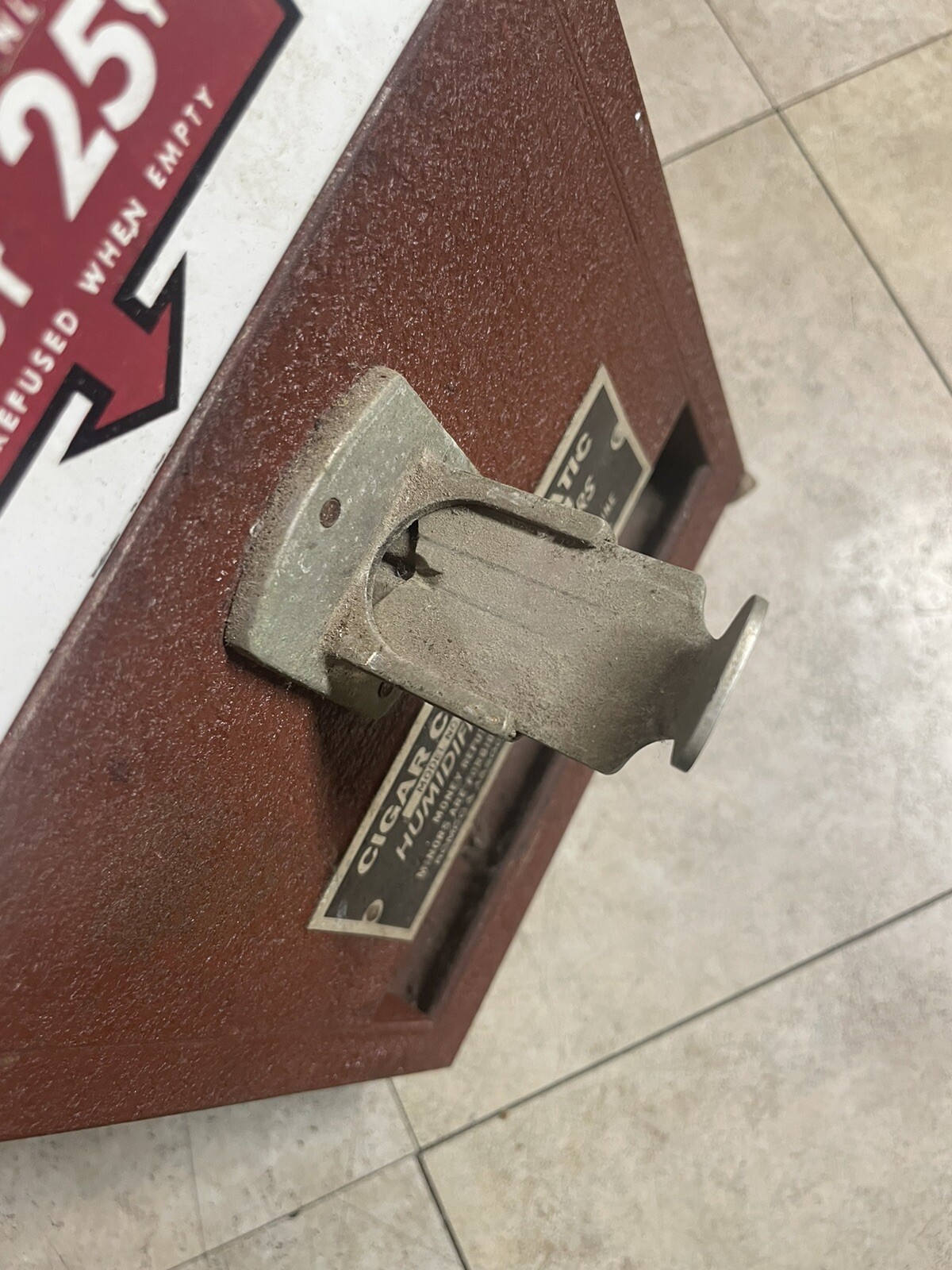 Vintage Roi-Tan Counter Matic Cigar Dispenser Quarter Vending Machine With Key