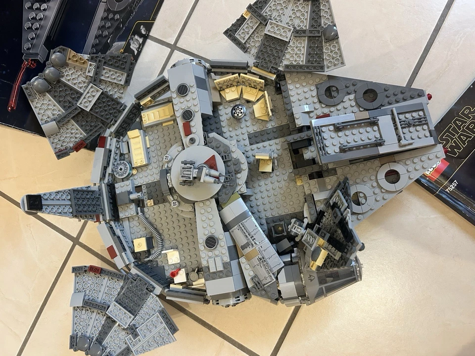 LEGO Star Wars 75257 Millennium Falcon, photo 4 sur 5