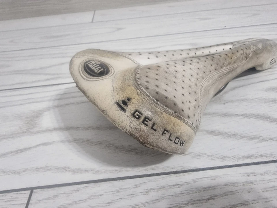 Classic Selle Italia Flite Gel Flow Road Bicycle Saddle Titanium Rails Bike Seat - Image 4 of 4