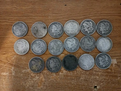Lot of 17 Morgan Silver Dollars  $1 Silver Coins Circulated