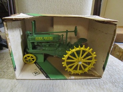 Ertl John Deere 1934 Model A tractor 1/16 diecast new