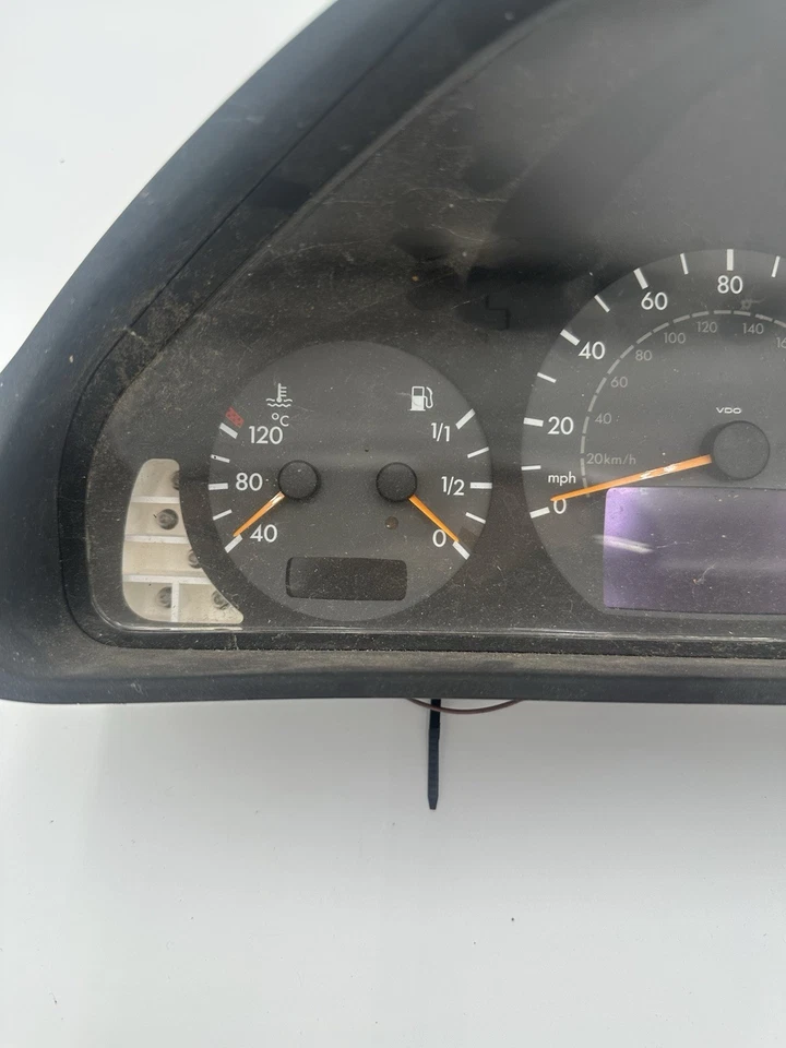 Cuadro de instrumentos velocímetro Mercedes-Benz CLK320 CLK430 2001 OEM tipo 208 Foto 2 de 4