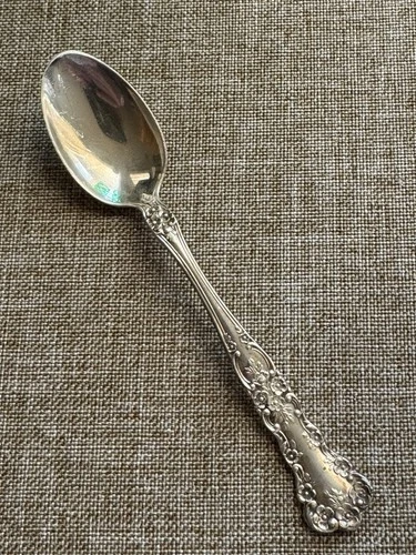 Vintage Buttercup by Gorham Sterling Silver 4” 10.25 G Baby Spoon Beautiful