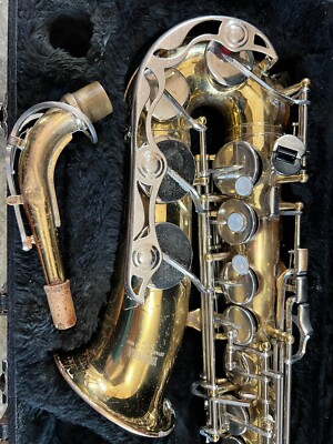 Yamaha YAS-23 Alto Saxophone with case and mouthpiece. Made in