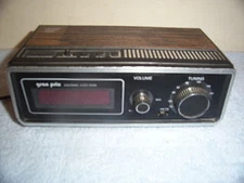 VINTAGE GRAND PRIX DCR1200 AM/FM ELECTRONIC DIGITAL ALARM CLOCK RADIO