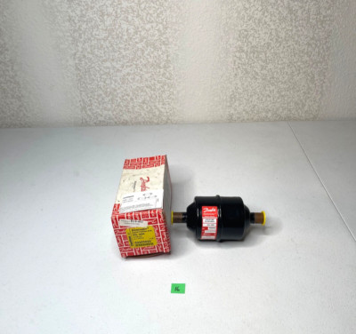 New Danfoss 023Z5033 DCL 165S Liquid Line Filter Drier 5/8'' ODF