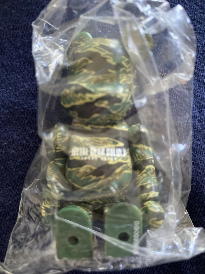 BEARBRICK 100% (Serie 9) x 7 Hello Kitty/Eames/SF/Bandera + 3 (Bolsas/Tarjetas Selladas) Foto 4 de 4