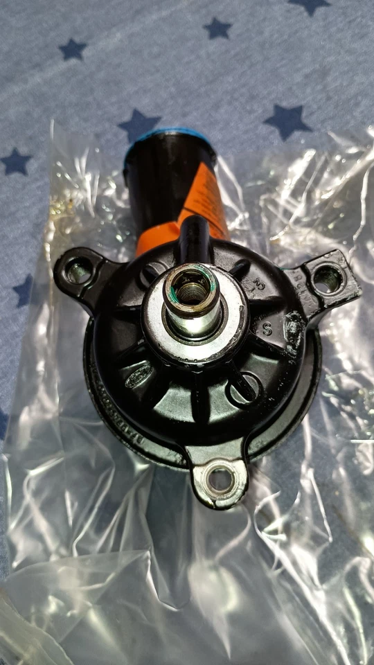 FORD E350 and SUPER DUTY 5.8 and 7.5 POWER STEERING PUMP - Image 2 of 4