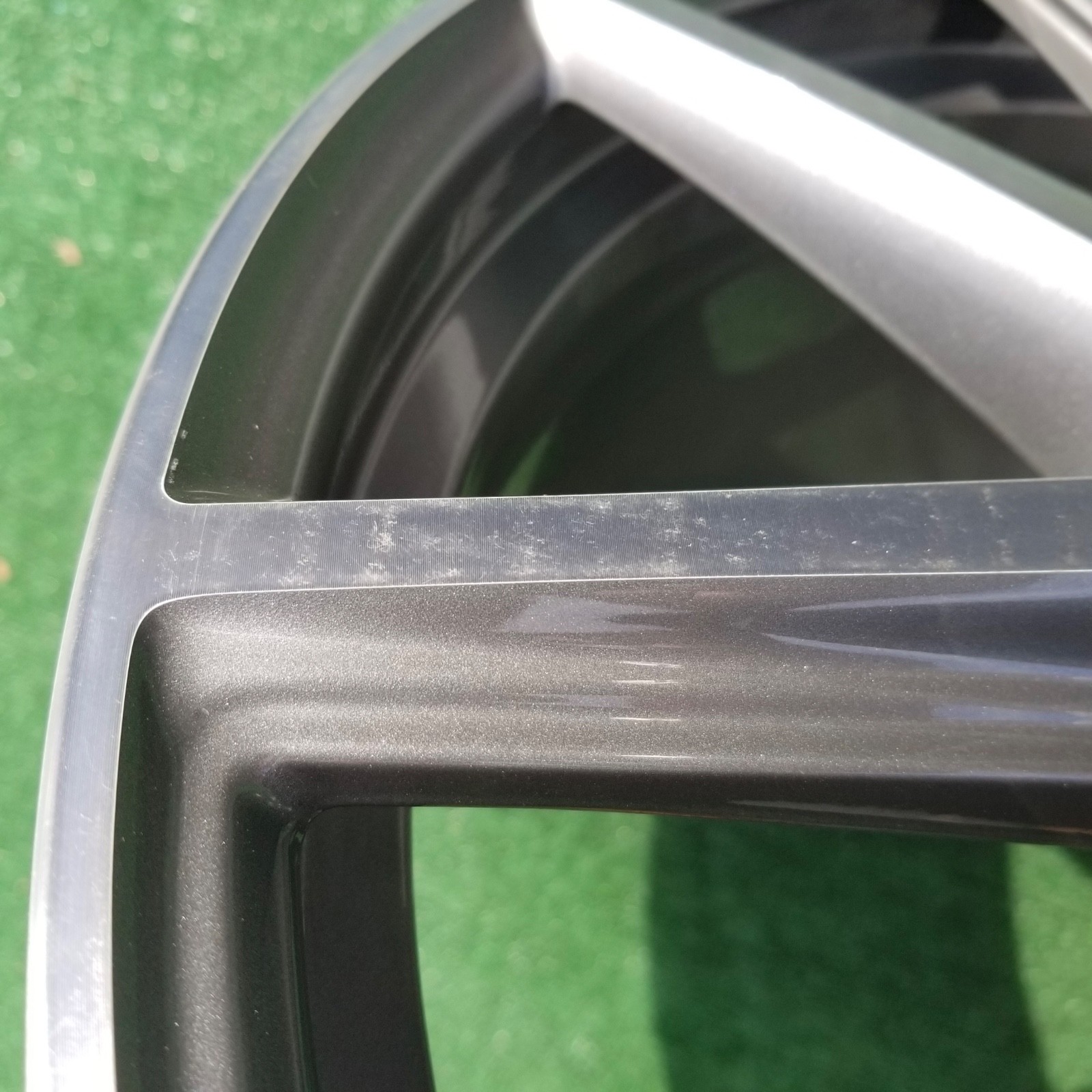 Aston Martin Vantage Vantage Rear Wheel P/N BG331007HA